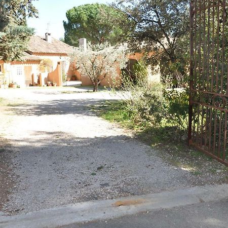 Mas Des Oliviers Bed & Breakfast Saint-Marc-Jaumegarde Dış mekan fotoğraf