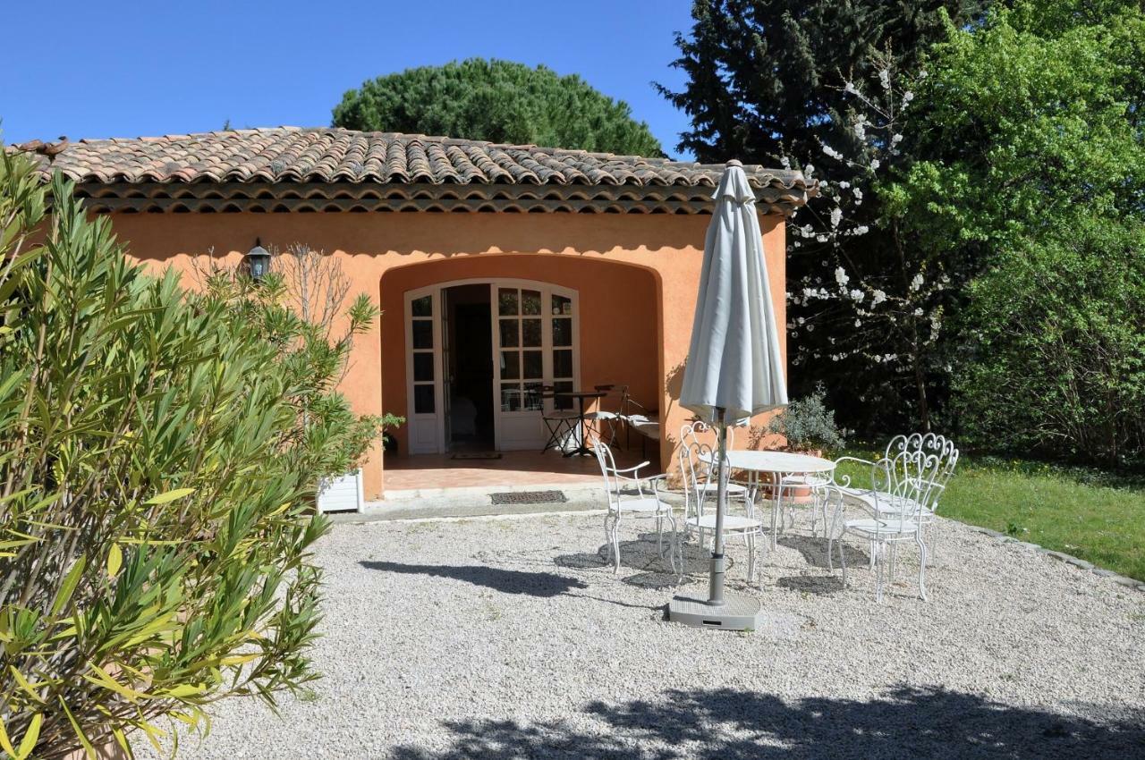 Mas Des Oliviers Bed & Breakfast Saint-Marc-Jaumegarde Dış mekan fotoğraf