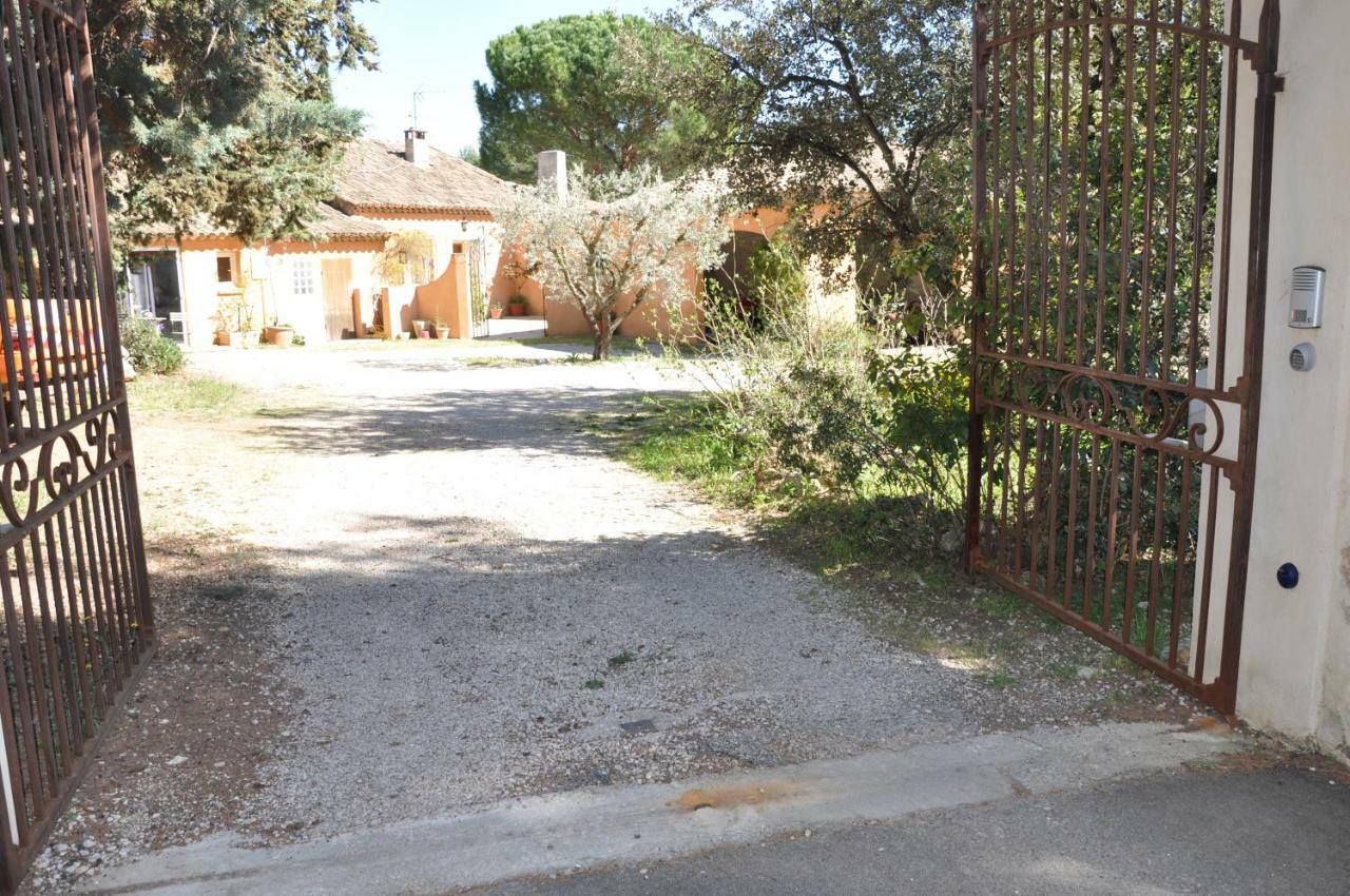 Mas Des Oliviers Bed & Breakfast Saint-Marc-Jaumegarde Dış mekan fotoğraf